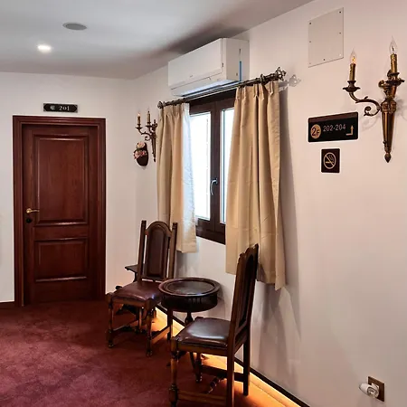 מלון Boutique Cason De Lopez 4*